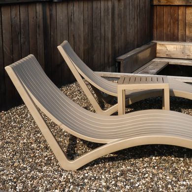 Комплект із 2 шезлонгів Onto Siesta Slim + Стіл Siesta Ocean Side Table - Taupe