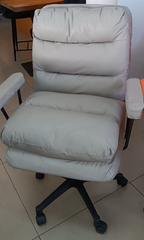 Офісне крісло DRACO Intarsio Світло-Сірий жива фотографія